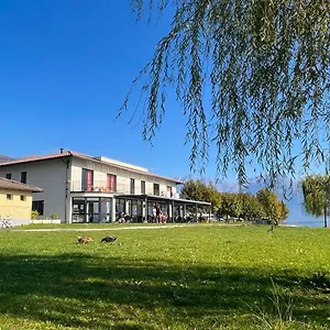  Хостел Lake Como Beach Hostel Италия