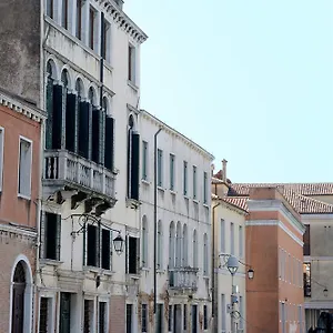 Canal Riva De Biasio Гостевой дом
