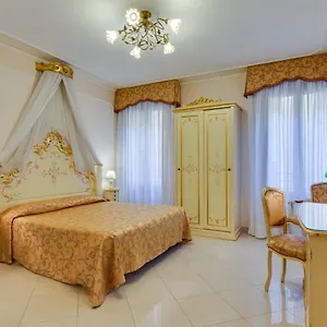 Hotel At Leonard, Veneza