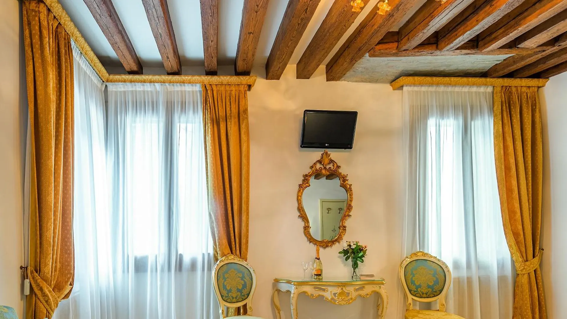 Hotel Al Vagon Veneza 0*,  Itália